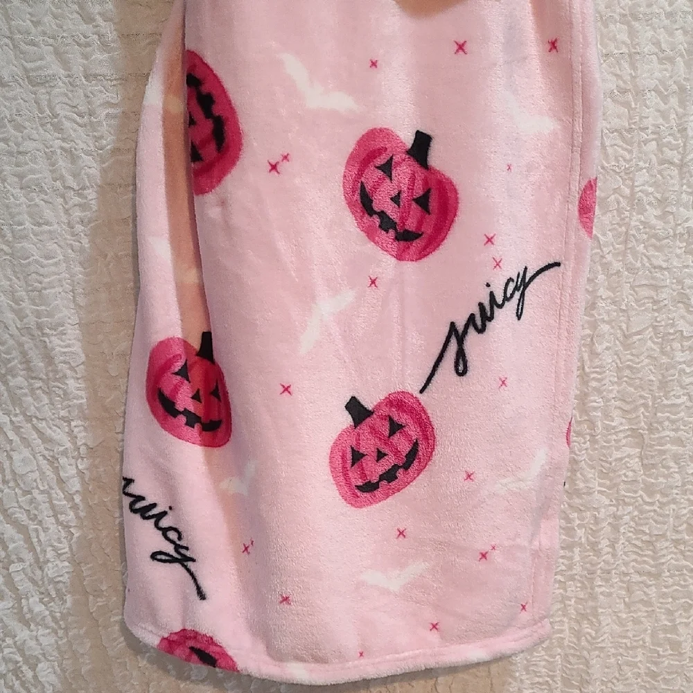 Juicy Couture Throw Blanket Pumpkin And Bats Plush Limited Edition NWT - Picture 3 of 7